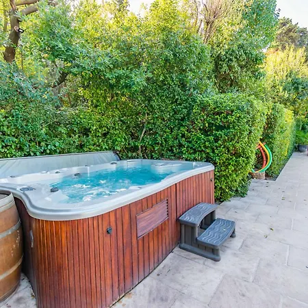 Eloi Merle Guest house 4*
